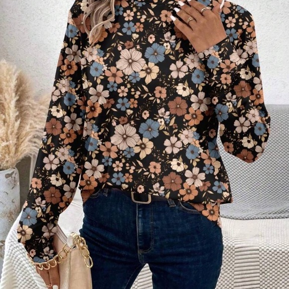Floral Long Sleeve Top - Picture 4 of 4